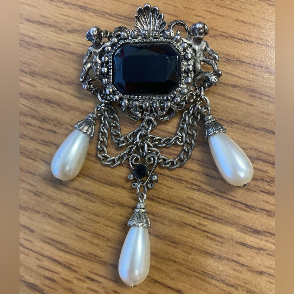 Victorian Style Brooch Pin